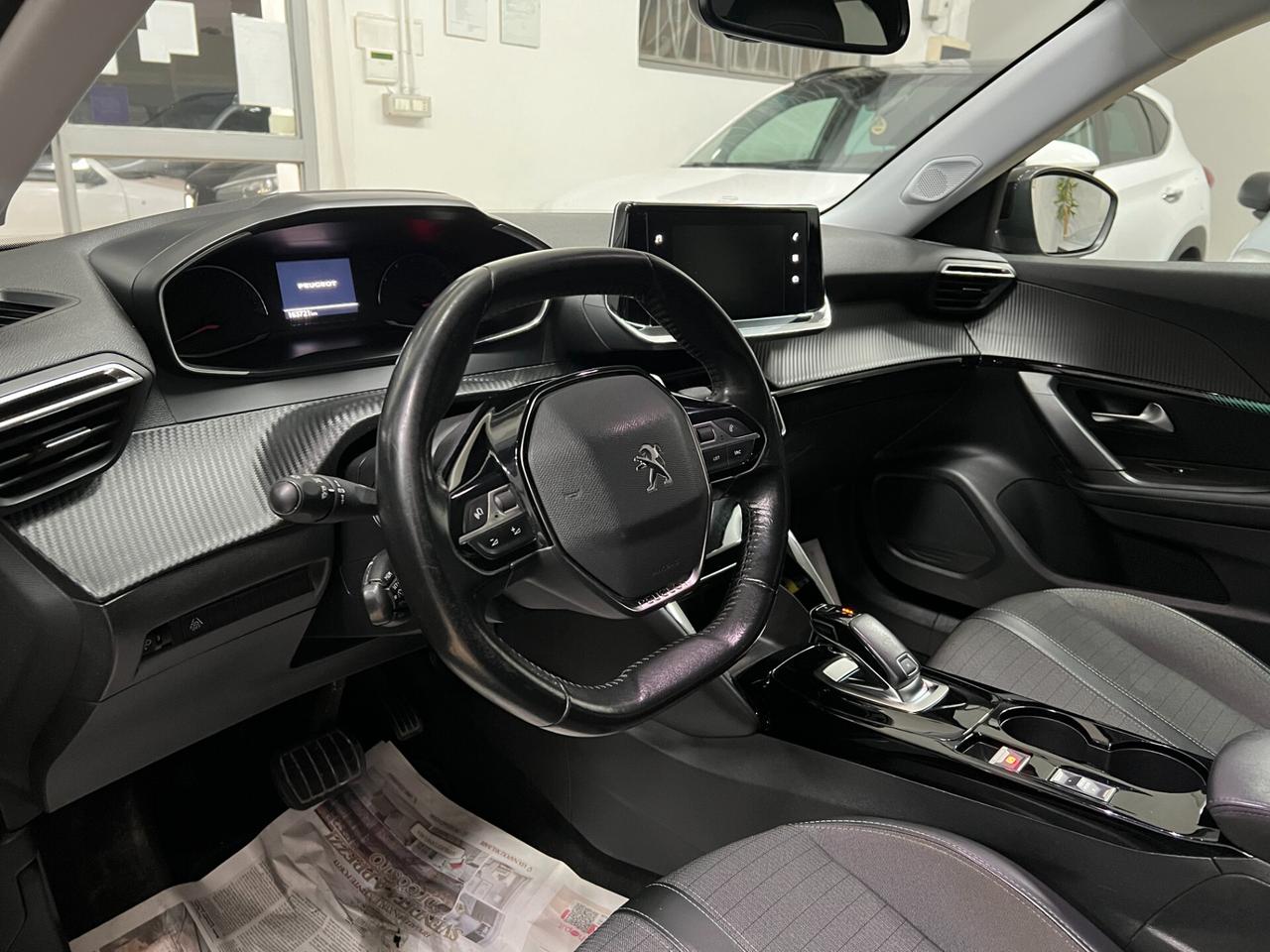 Peugeot 2008 BlueHDi 130 S&S EAT8 Allure