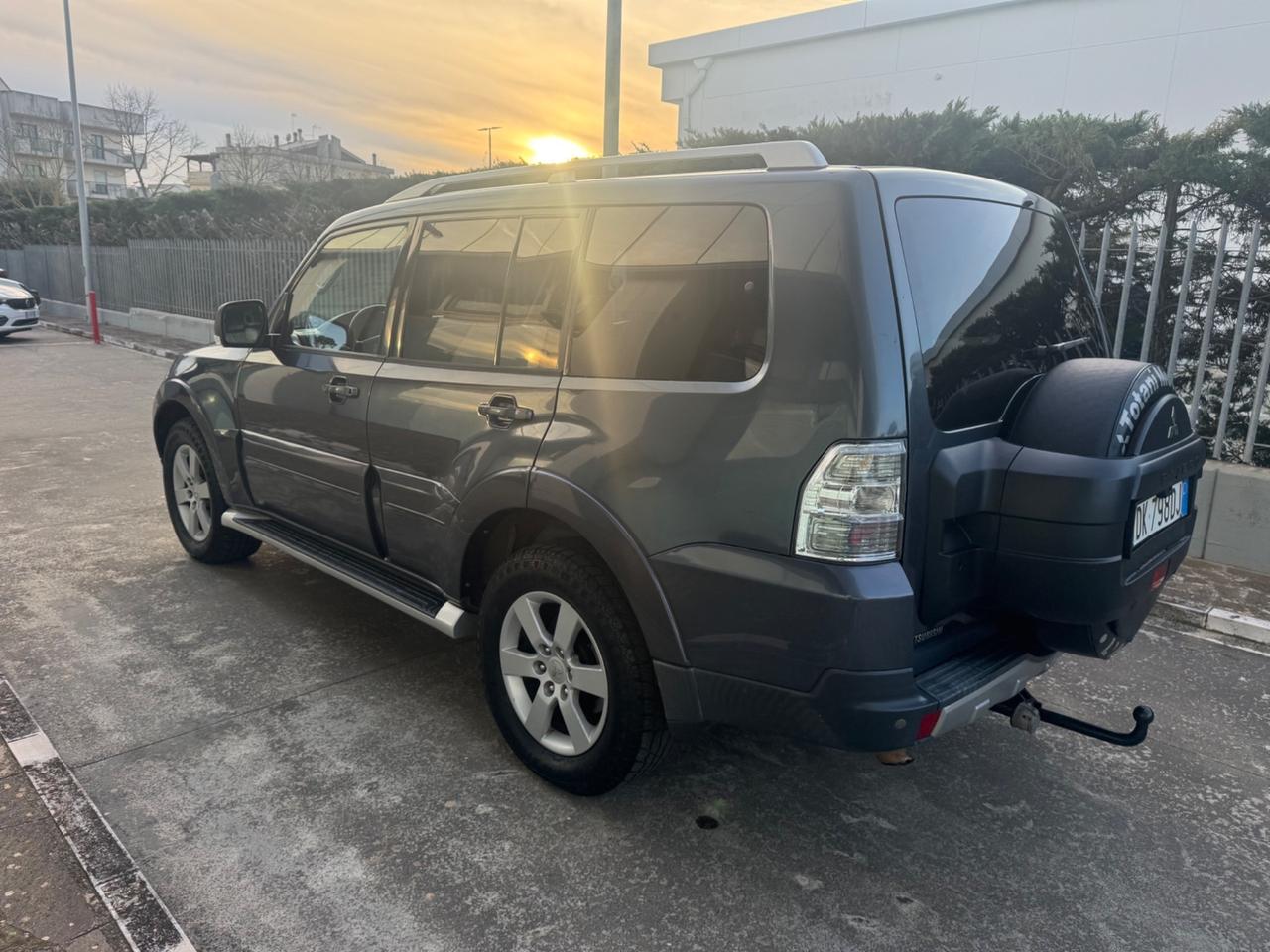 Mitsubishi Pajero 3.2 DI-D Autocarro Manuale Gancio traino