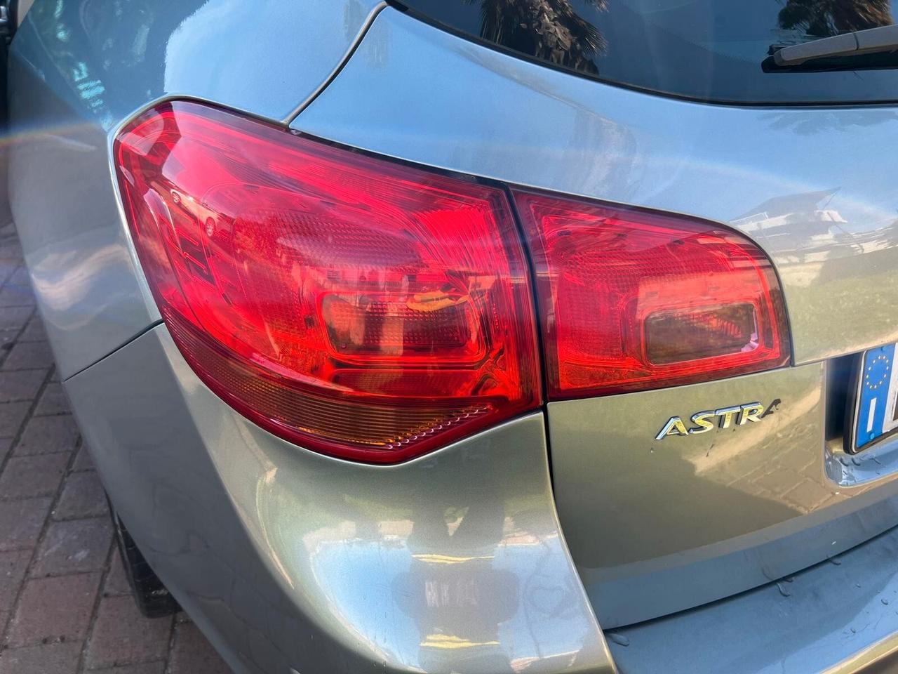 Opel Astra 1.7 CDTI 110CV Sports Tourer Cosmo Fleet