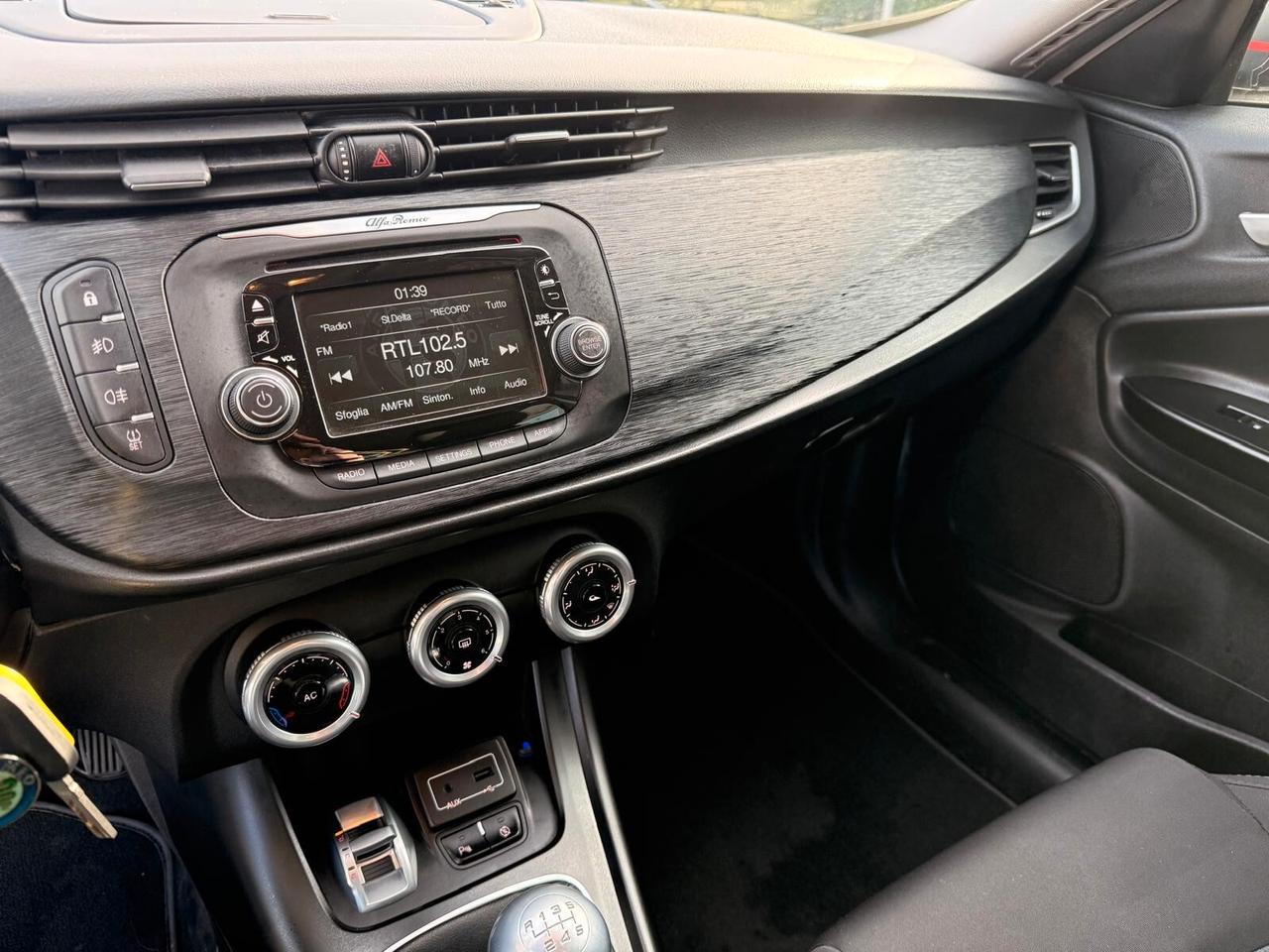 Alfa Romeo Giulietta 1.6 JTDm 120 CV cerchi 18" QV