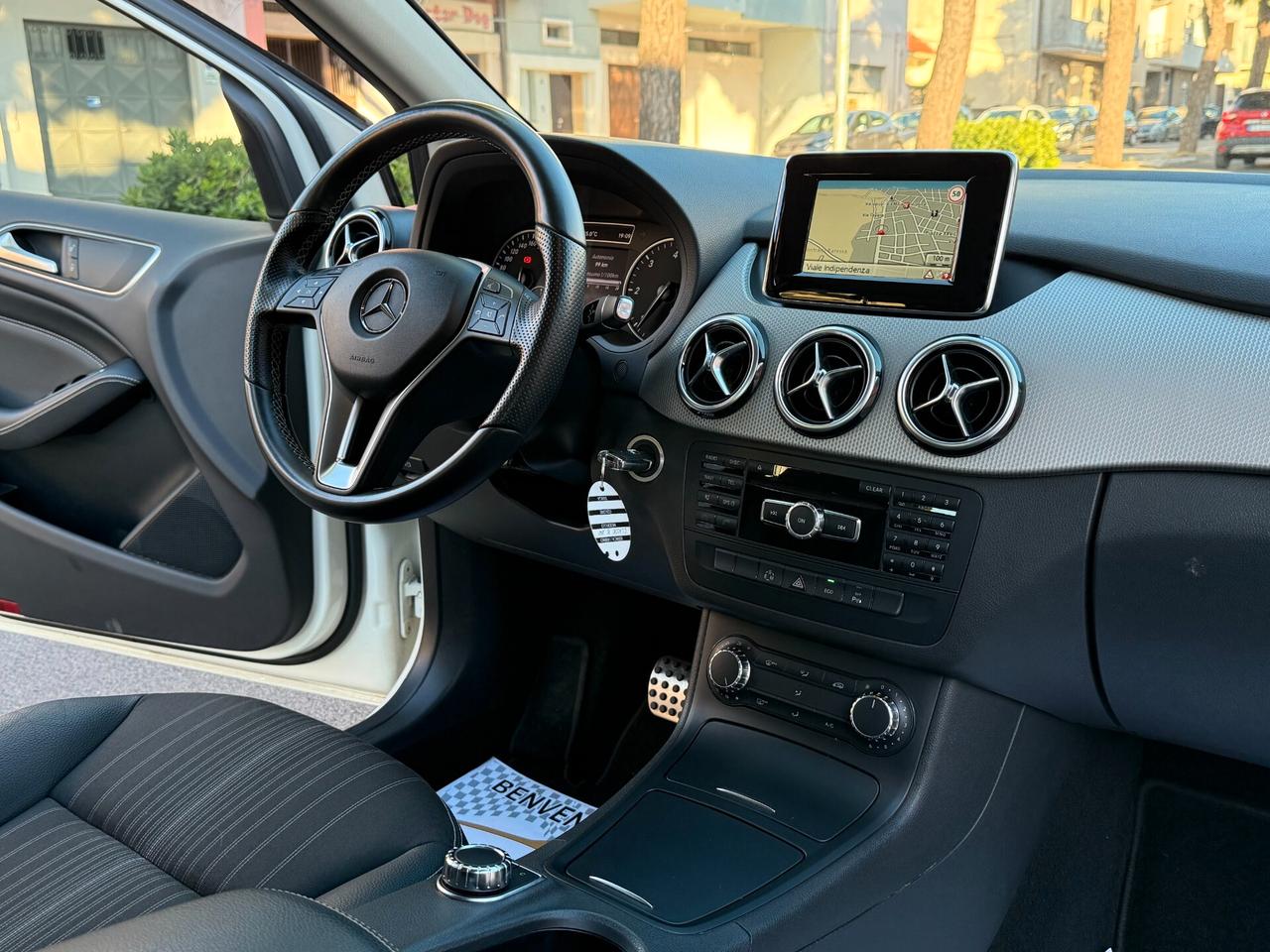 Mercedes B 200 CDI Autom Premium NAVI CAMERA 2014