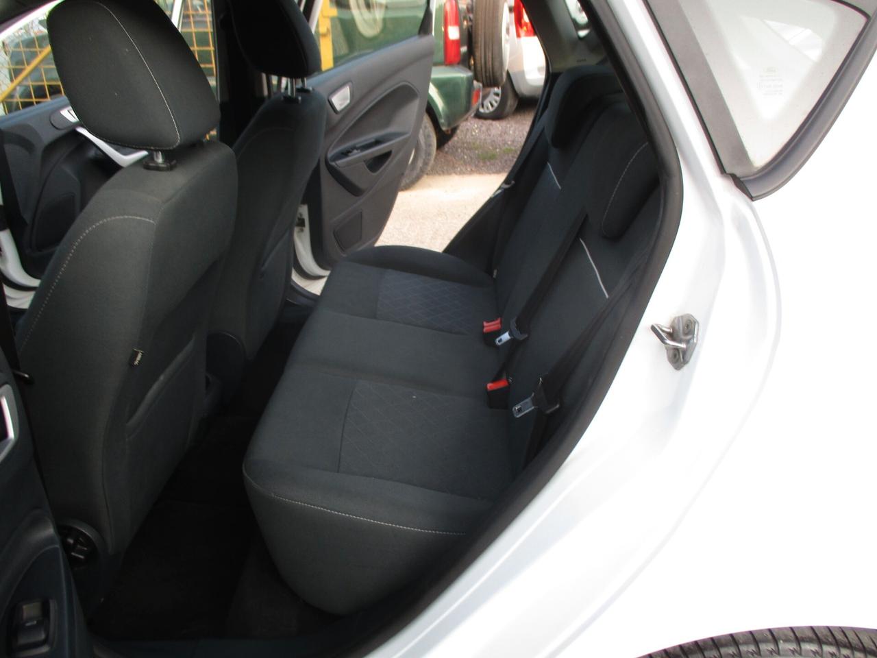 Ford Fiesta 1.2 82 CV 5 porte Titanium 2012