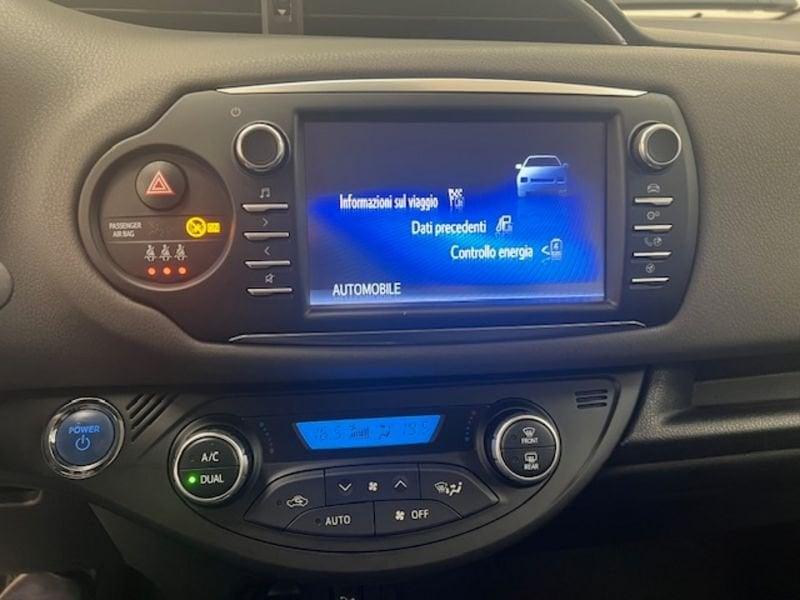 Toyota Yaris III 2017 5p 1.5h Lounge Red/Bronze