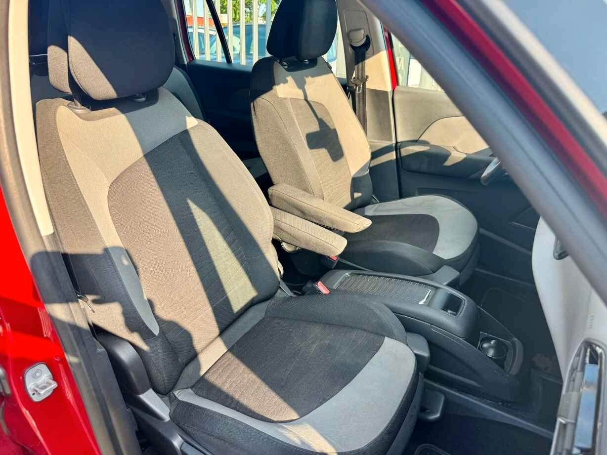 Citroen C4 Picasso 1.6 HDI 116 CV 7 POSTI