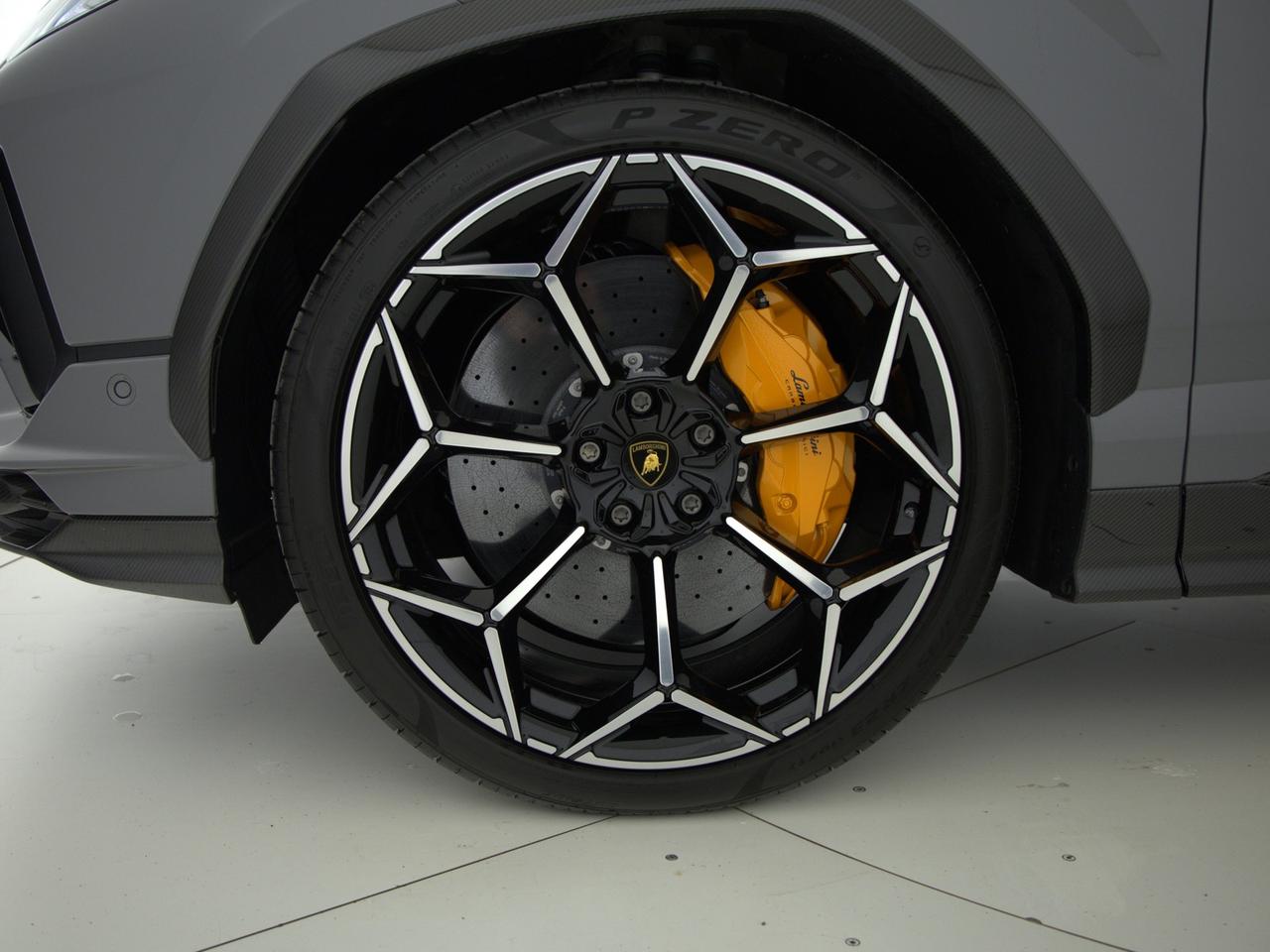 Lamborghini Urus 4.0 v8 performante auto