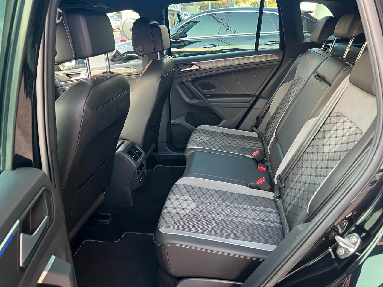 Volkswagen Tiguan 2.0 TDI 150 CV DSG R-Line R Line