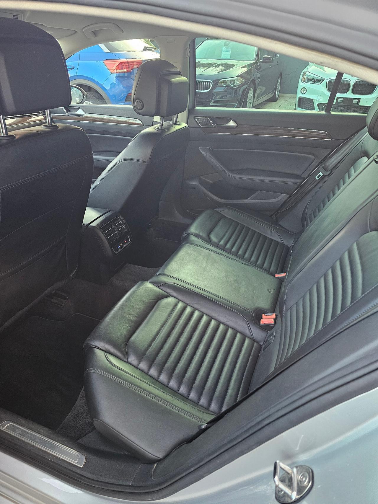 Volkswagen Passat 2.0 BiTDI 4MOTION DSG R-LINE UNIPRO' TAGL UFF FULL