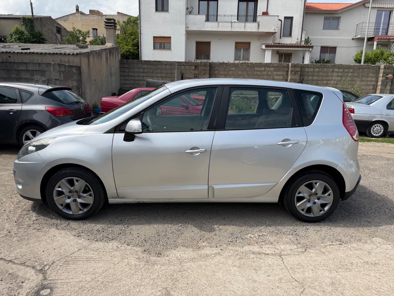 Renault Scenic Xmod 1.5 dCi 110CV