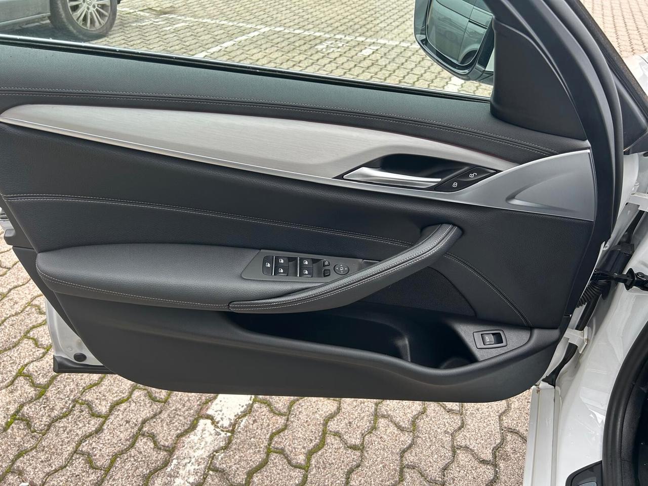 BMW 530d Touring mhev 48V xdrive Luxury DANNEGGIATA