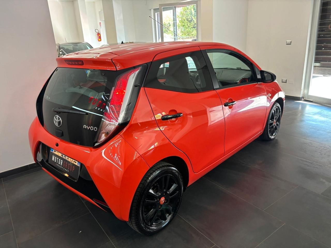 Toyota Aygo 1.0 VVT-i 69 CV 5 porte x-wave