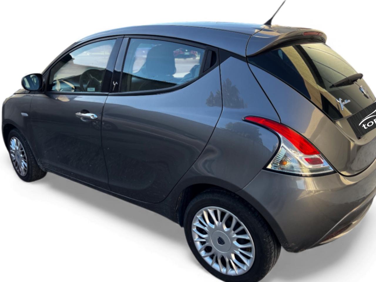Lancia Ypsilon 1.2 69 CV 5 porte S&S Platinum Perfetta Ok Neopatentati