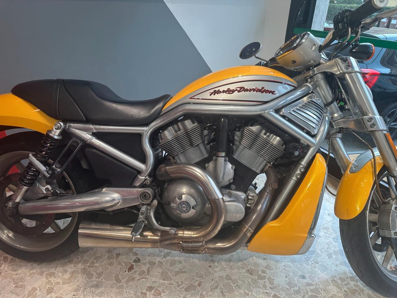 HARLEY-DAVIDSON V-ROD