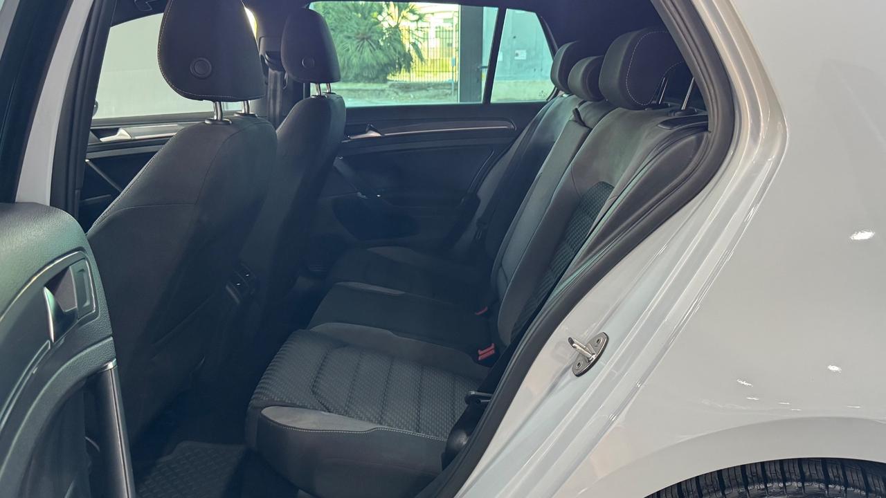Volkswagen Golf 1.6 TDI 116 CV R-Line-2017