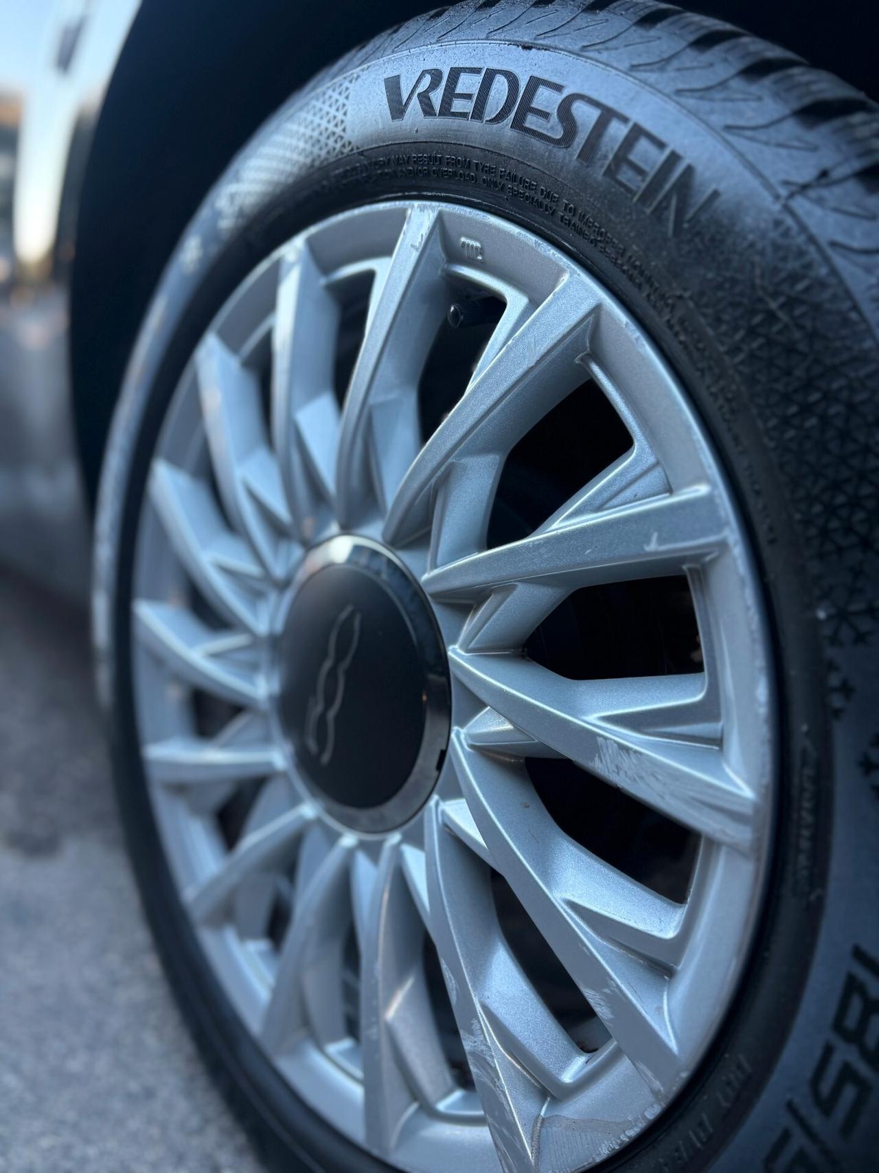 Fiat 500 1.0 hybrid Dolcevita 70cv adatta per NEO PATENTATI,CON BLOCK SHAFT,U-CONNECT,ANDROID AUTO,SCHERMO TO