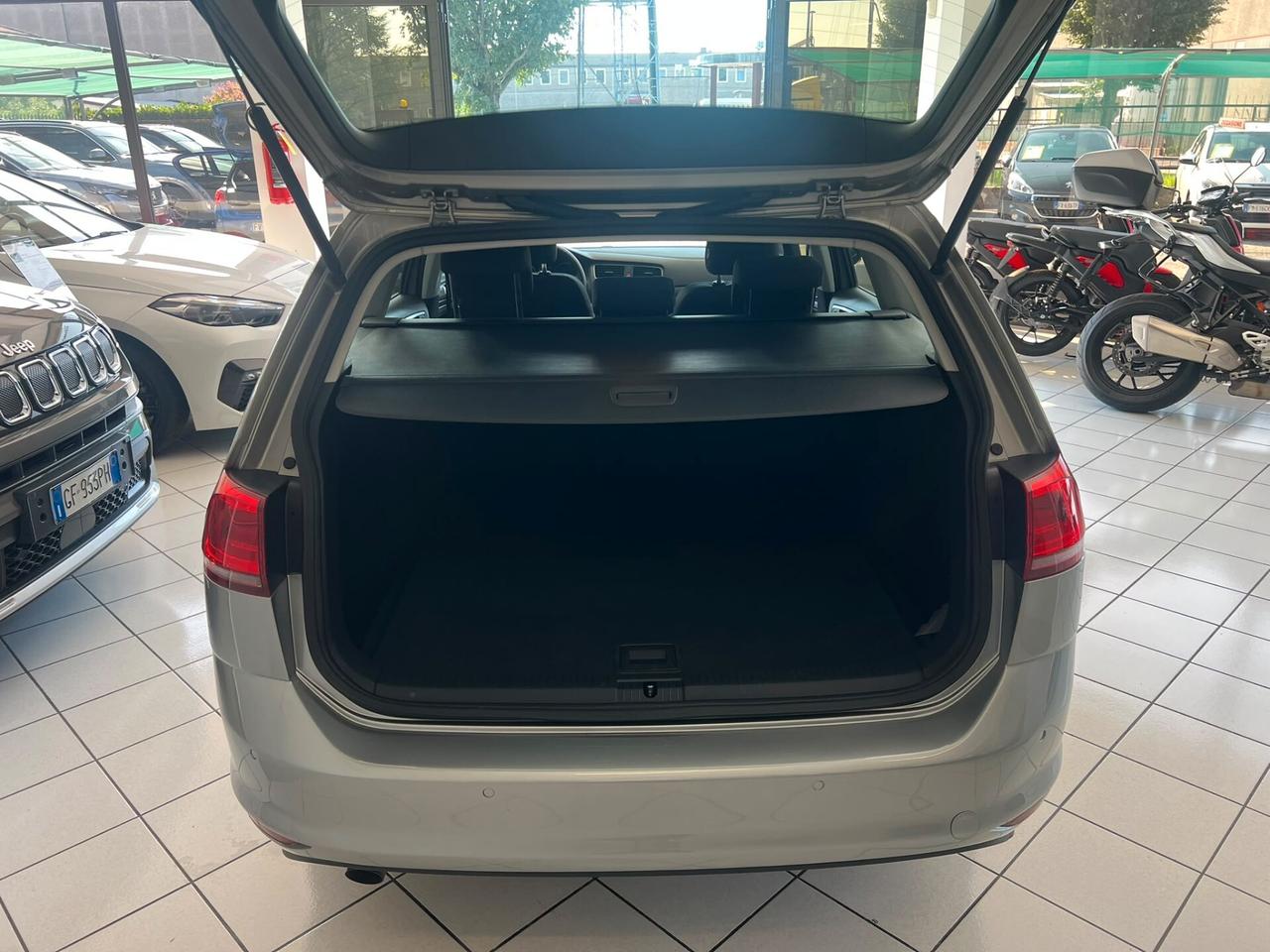 Volkswagen Golf Variant 1.6 TDI 110 CV DSG Comfortline BlueMotion Tech.