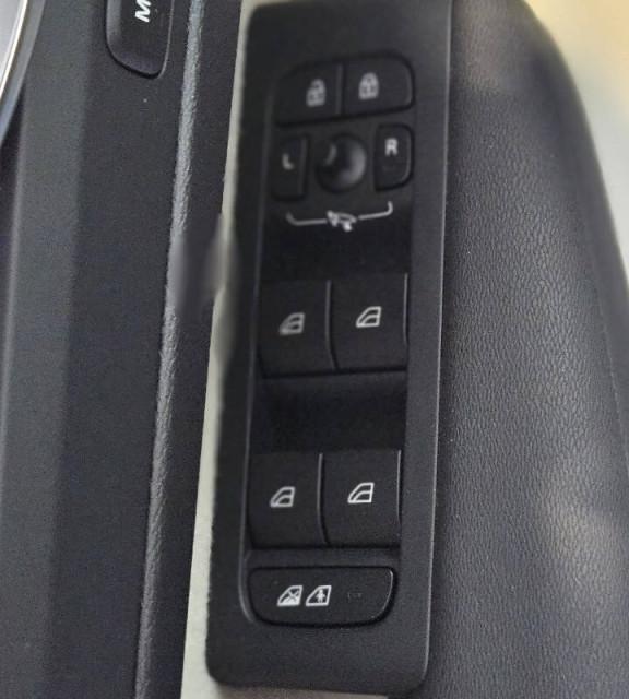 Volvo XC40 2.0 b3 Ultra Dark auto