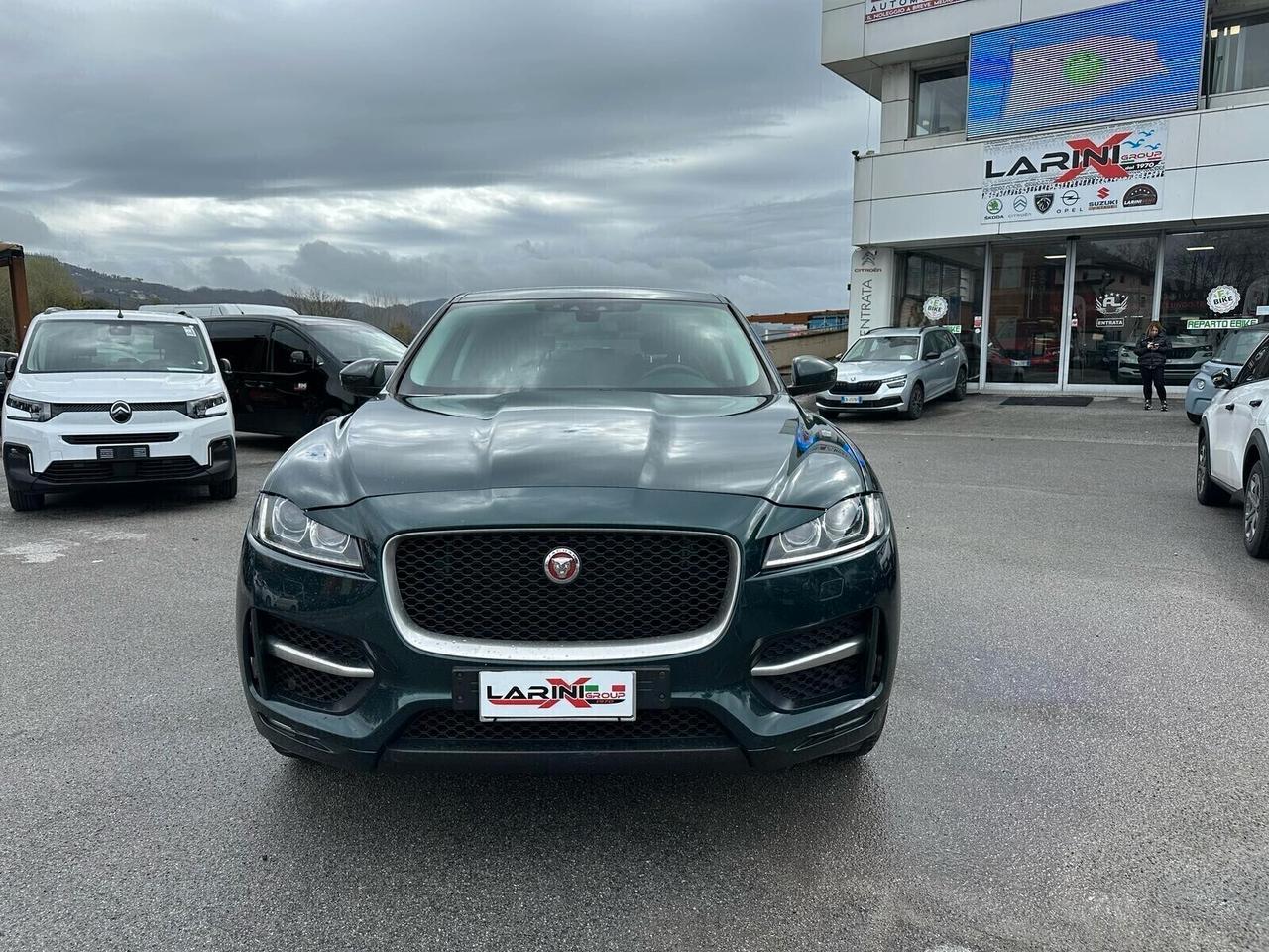 Jaguar F-Pace 2.0 D 180 CV AWD aut. R-Sport perfetta !!! Performante e parsimoniosa