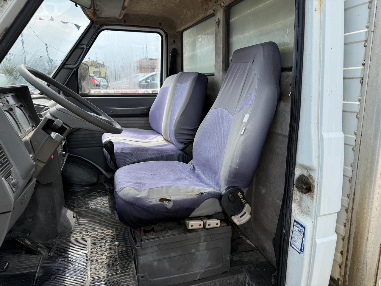 Iveco Daily 35.8 2.5 Diesel PL Cab. Classic