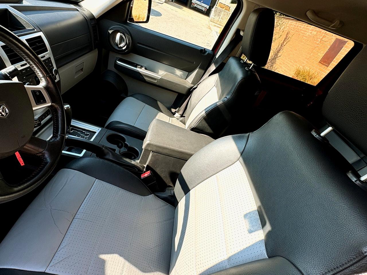 DODGE NITRO 2.8D aut- 4x4 inserib-Pelle-177000km-2009