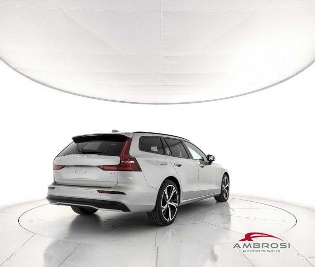 VOLVO V60 B4 Mild hybrid Diesel Plus Dark