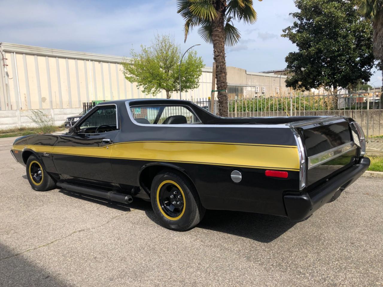 Ford Gran Torino Black & Gold