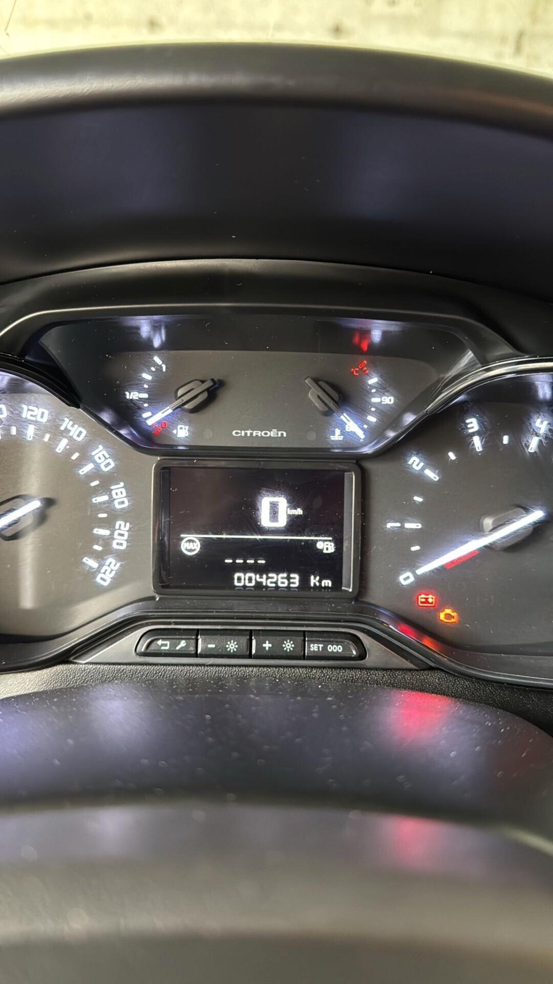 CITROEN C3 1.5 DIESEL, BLUE HDI 100CV S&S BUSINES COMBI N1 M6 MY20 CON POSTI NUMERO 4, 2023 - 5 Porte, chilometraggio 18.000 km prestazione 75 kW (102 CV), tipo di Alimentazione, DIESEL, trasmissione Manuale, classe di emissione (EURO6)