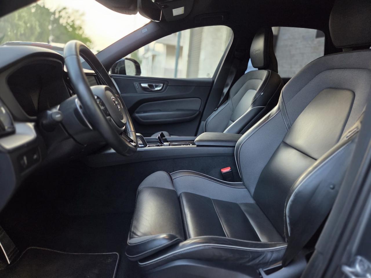 XC60 2.0 b4 R-design awd auto UNICO PROPRIETARIO