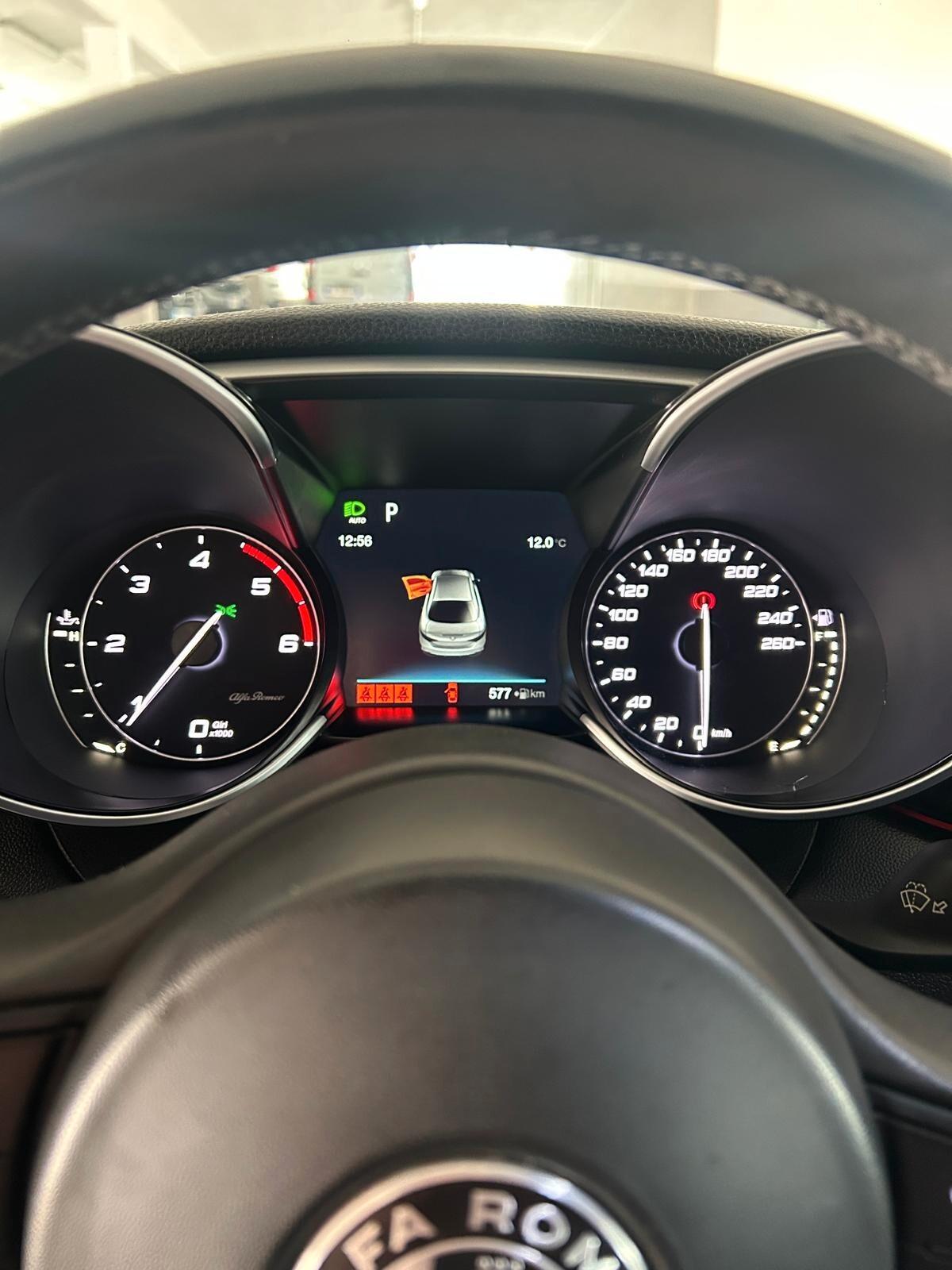 Alfa Romeo Giulia 2.2 Turbodiesel 210 CV AT8 AWD Q4 Veloce