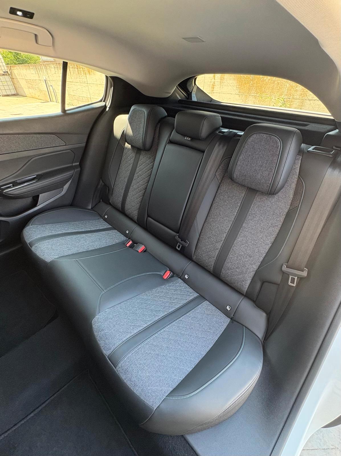 Peugeot 408 PureTech 130 S&S EAT8 Allure Pack