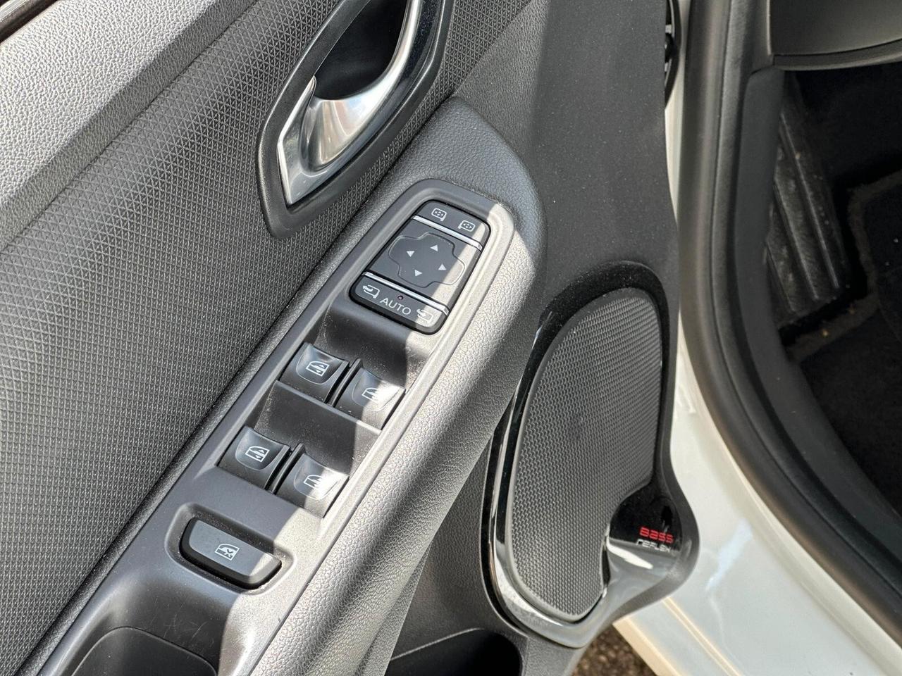 Renault Clio 1.5 90CV EDC Zen *FULL*