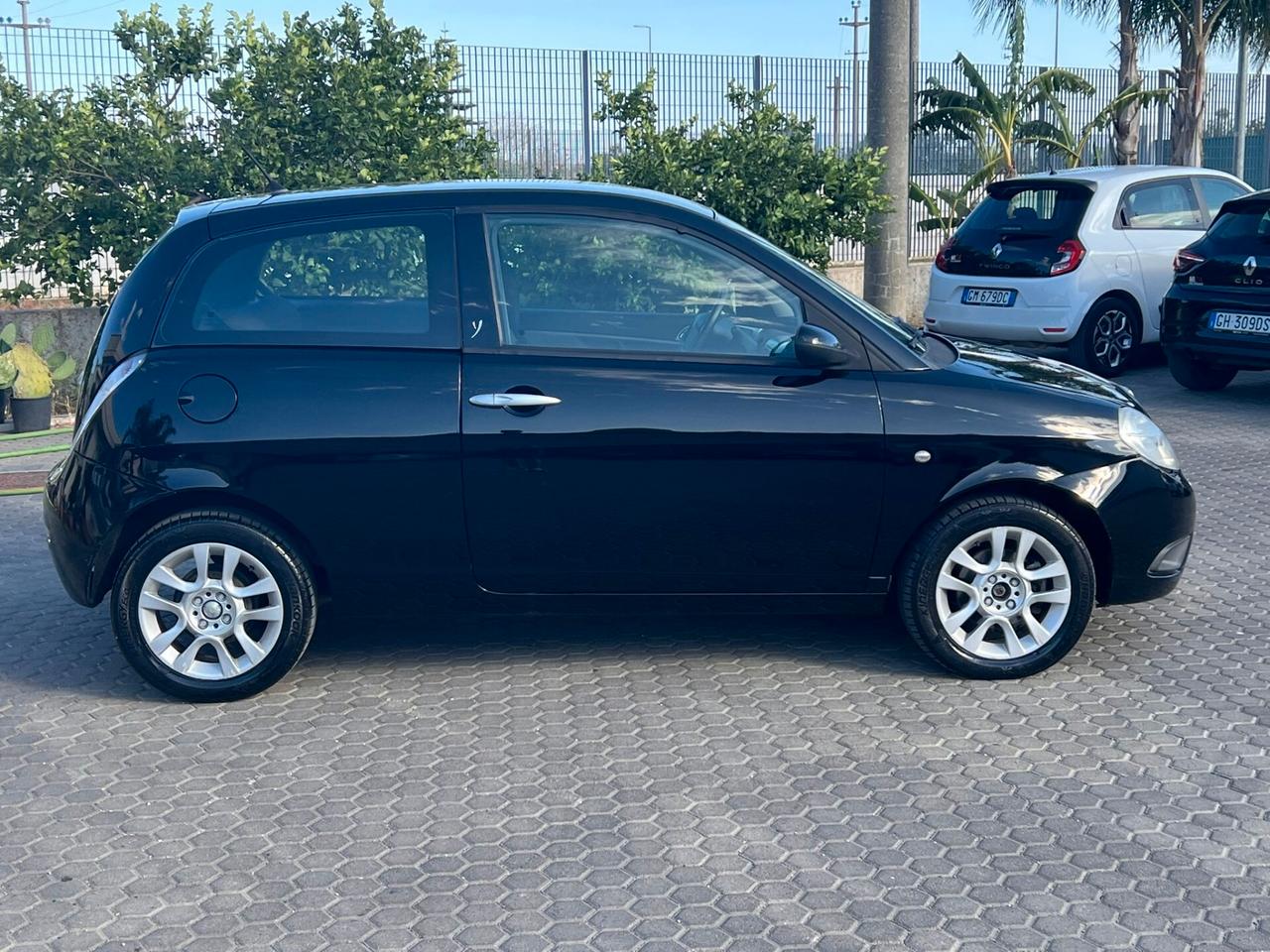 Lancia Ypsilon 1.3 MJT 75 CV Argento
