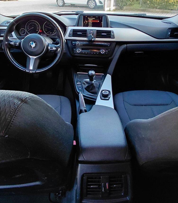 Bmw 318 318d Touring Msport - 2014