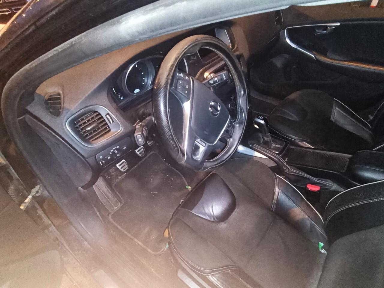 Volvo V40 D3 R-design