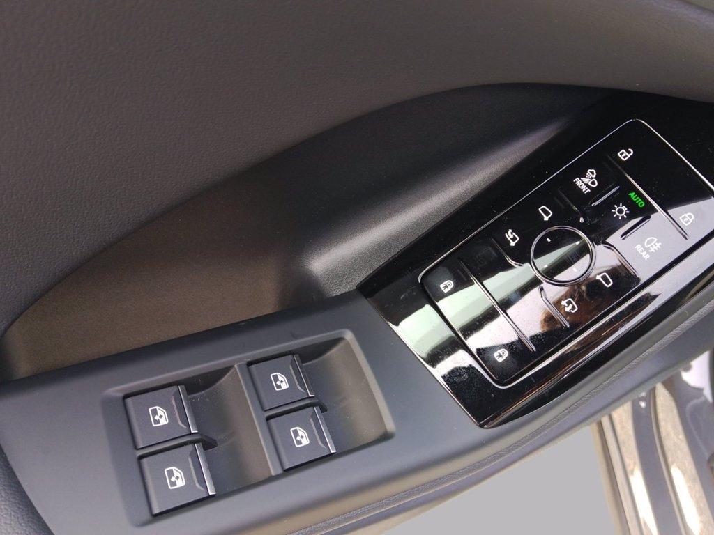 AUDI Q6 sportback e-tron business advanced 292cv del 2026