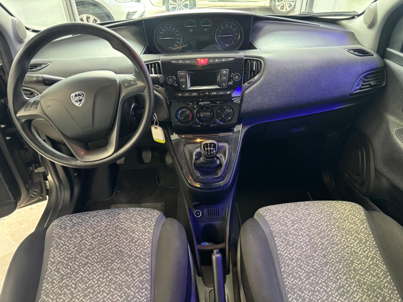 Lancia Ypsilon 1.0 FireFly 5 porte S&S Hybrid Alberta Ferretti