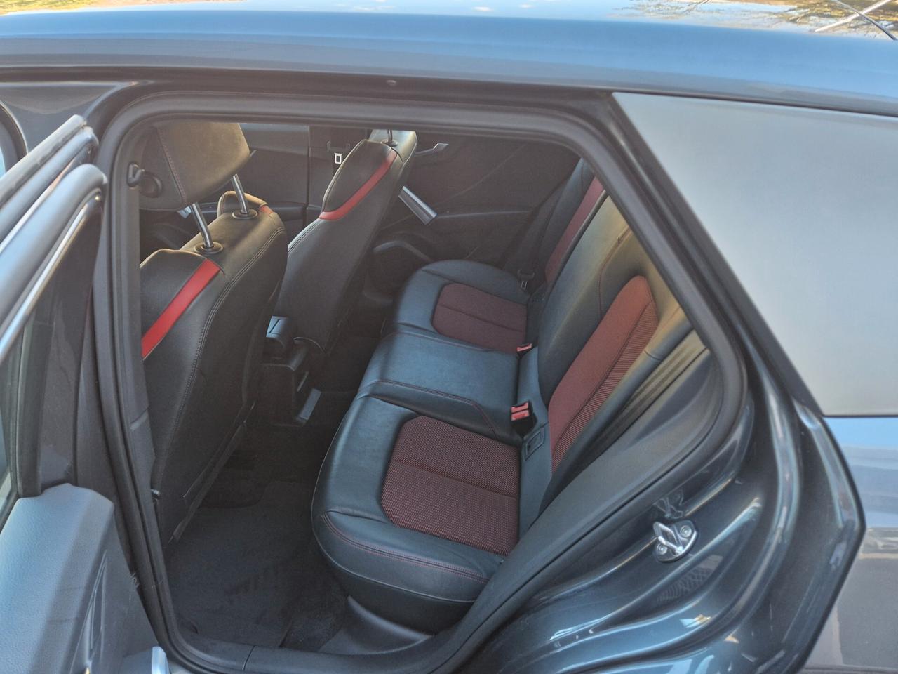 Audi Q2 35 TFSI S tronic Identity Black