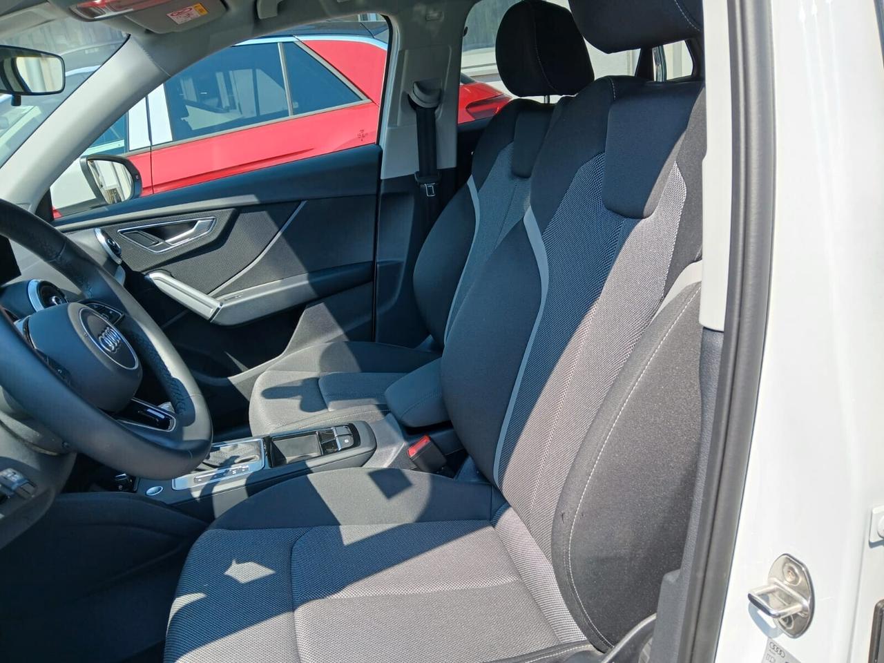 Audi Q2 35 TDI S tronic Identity Black-AZIENDALE