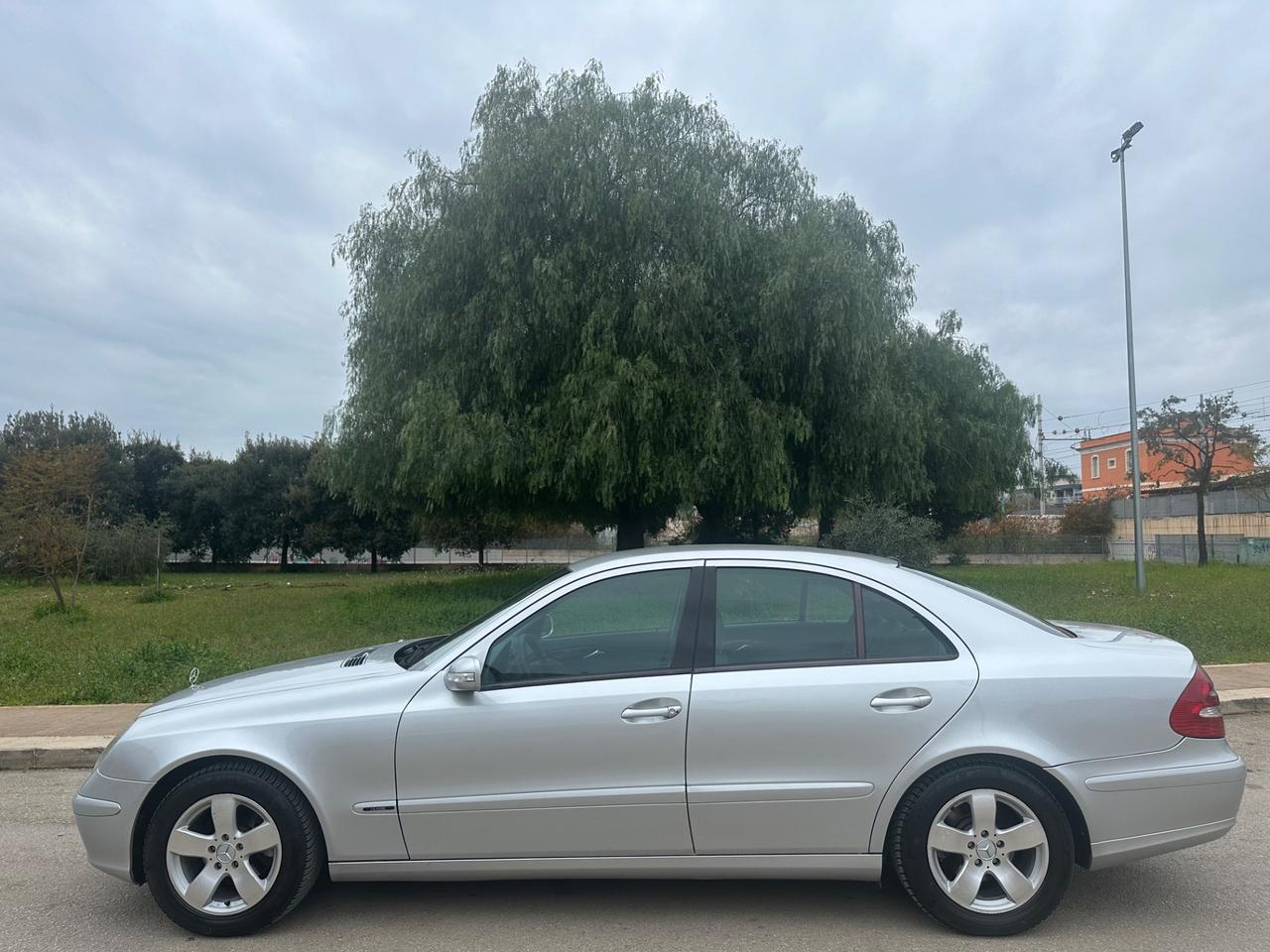 MERCEDES CLASSE E 220 - CAMBIO AUTOMATICO