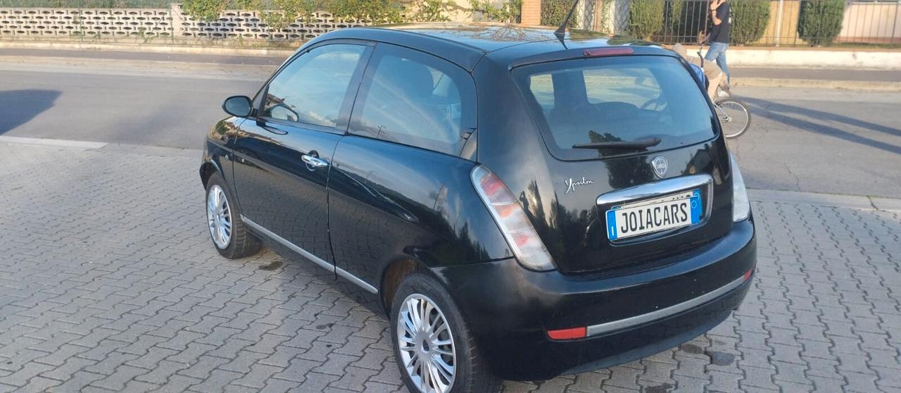 Lancia Ypsilon 1.4 Argento