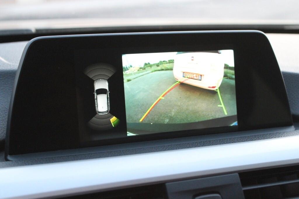BMW 318d Touring Aut. *RETROCAMERA *FULL LED