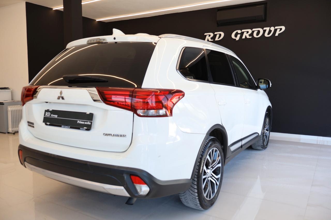 Mitsubishi Outlander 2.2 Instyle awd 7POSTI