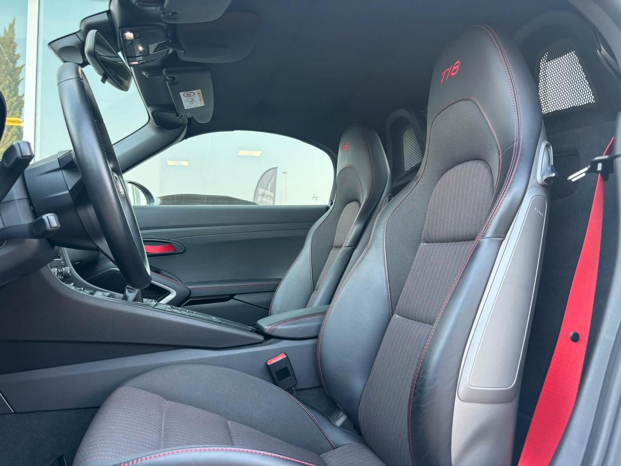 Porsche 718 Spyder Boxster 2.0 T