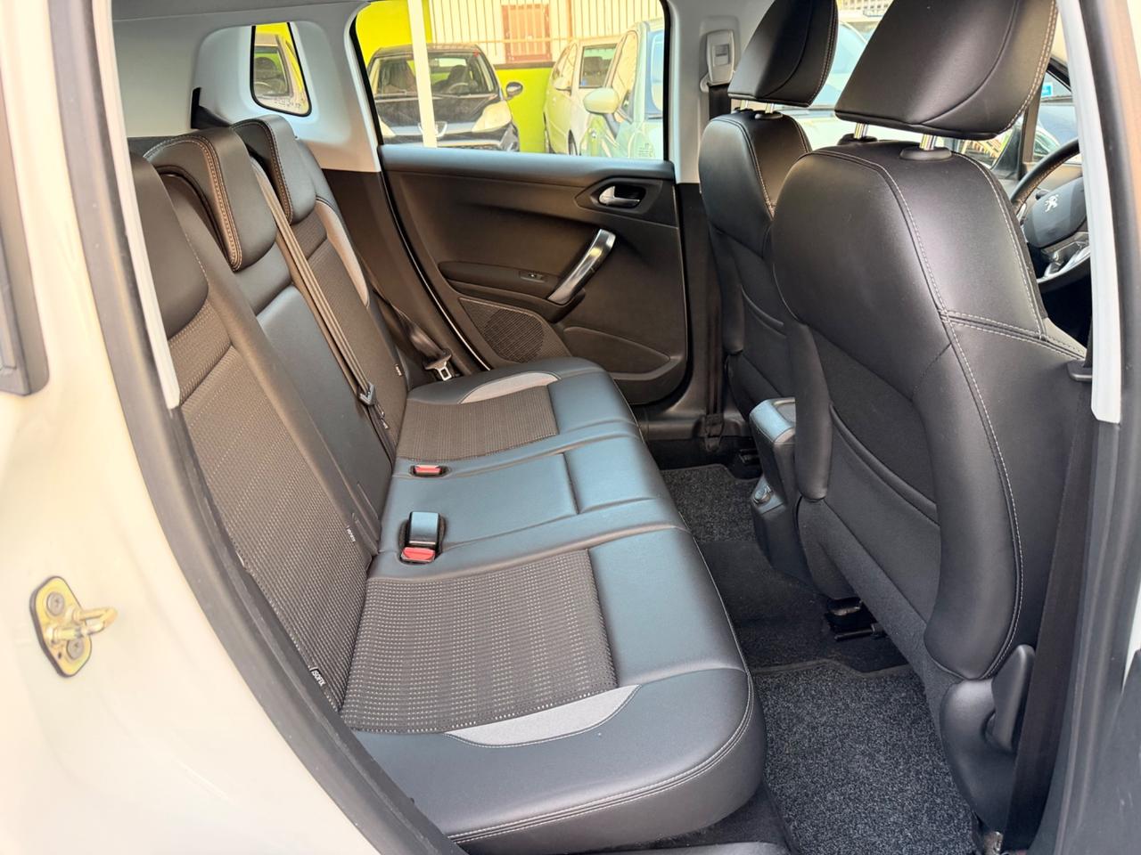 Peugeot 2008 1.6 e-HDi 92 CV Stop&Start Allure