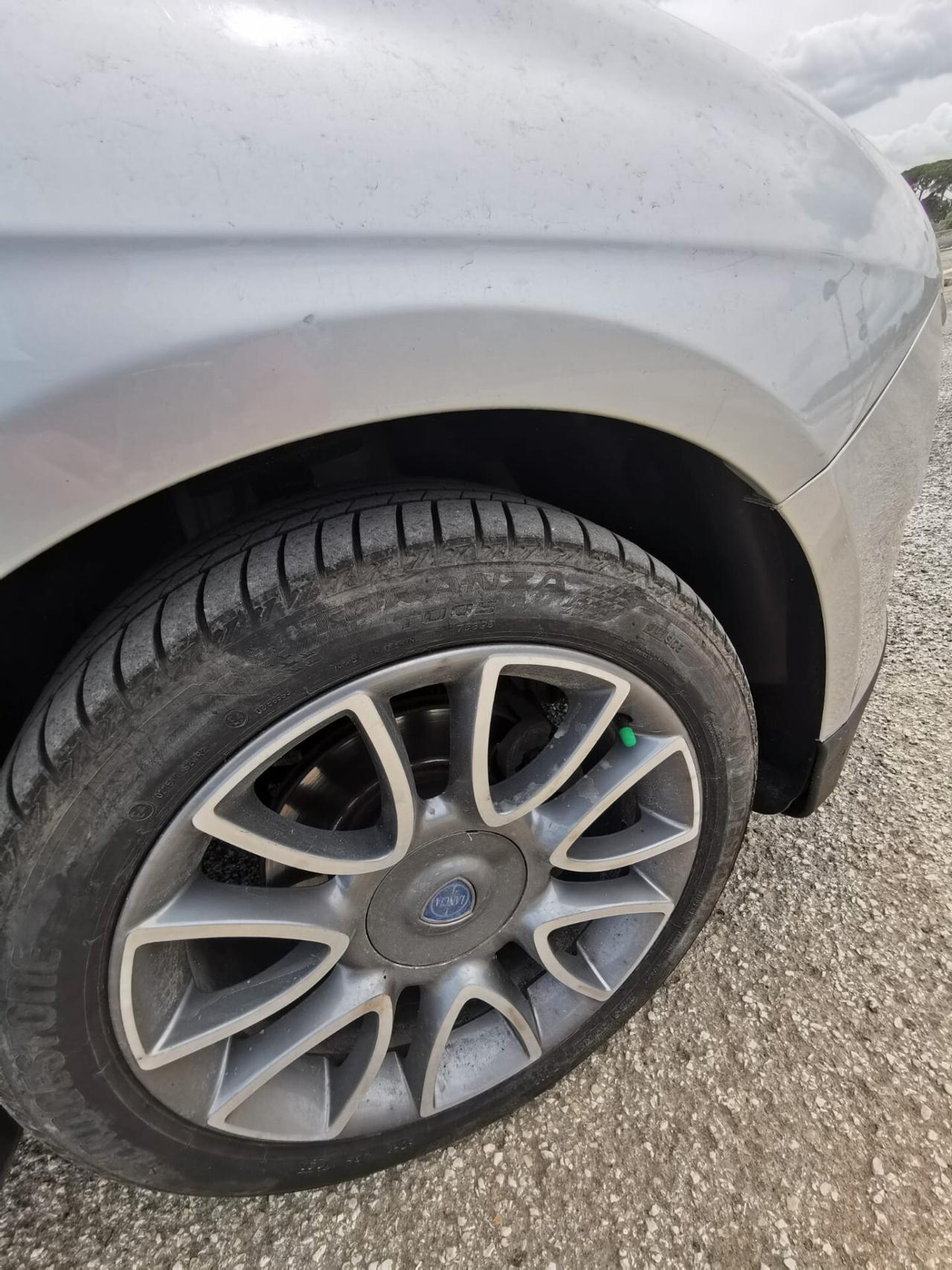 Lancia Delta 1.6 MJT Platino 2009 TETTO