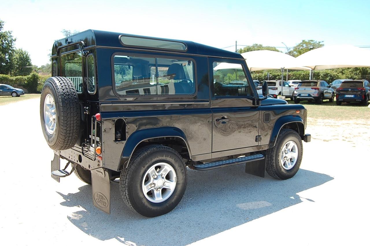 Land Rover Defender 90 2.4 TD4 Station Wagon SE