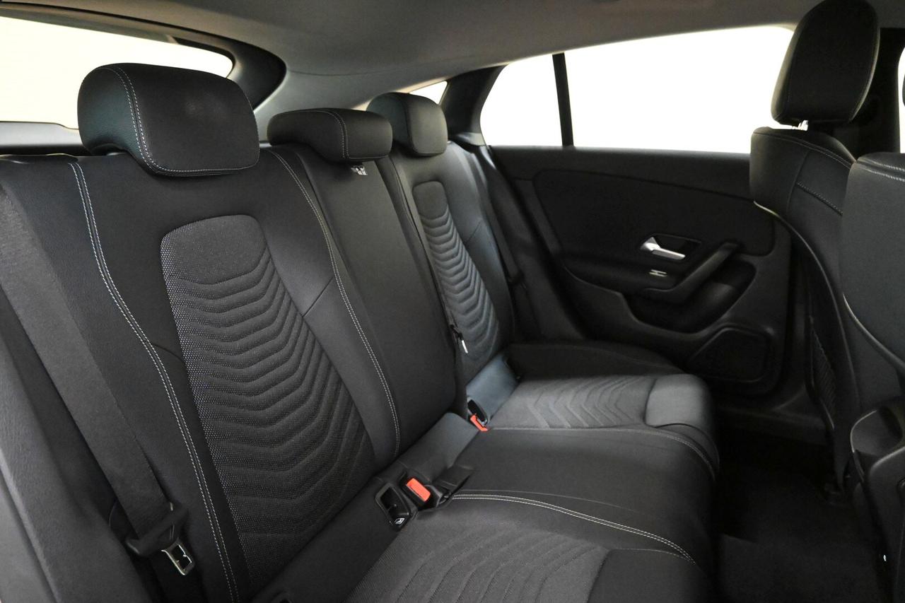 MERCEDES CLA S.Brake (X118) CLA 180 d Automati...