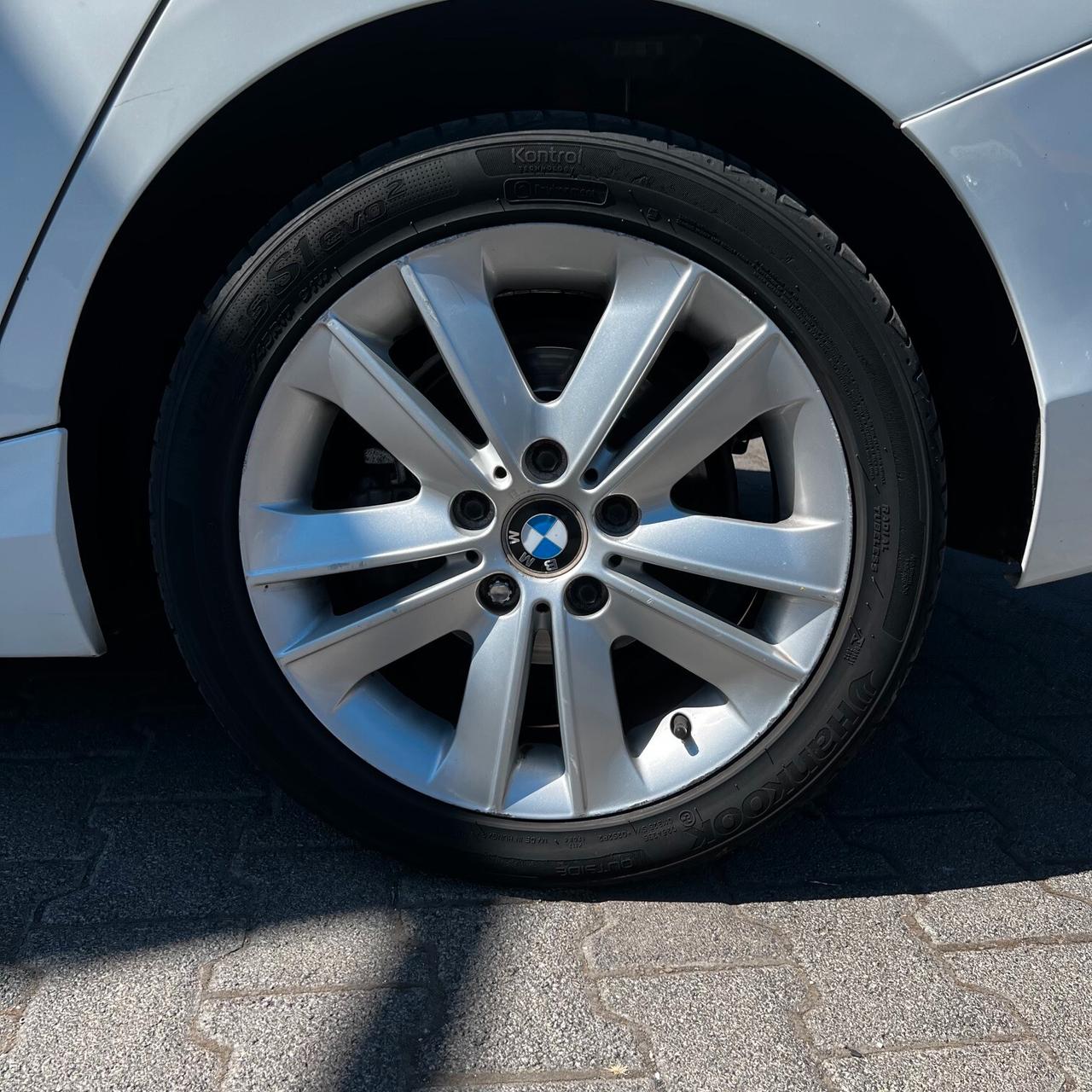 Bmw 114 114d 5p. Unique