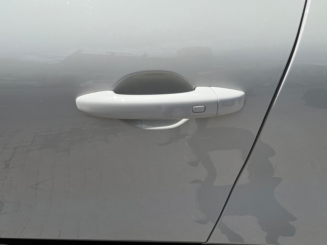 Renault Captur Blue dCi 115 CV EDC INTENSE BI COLOR