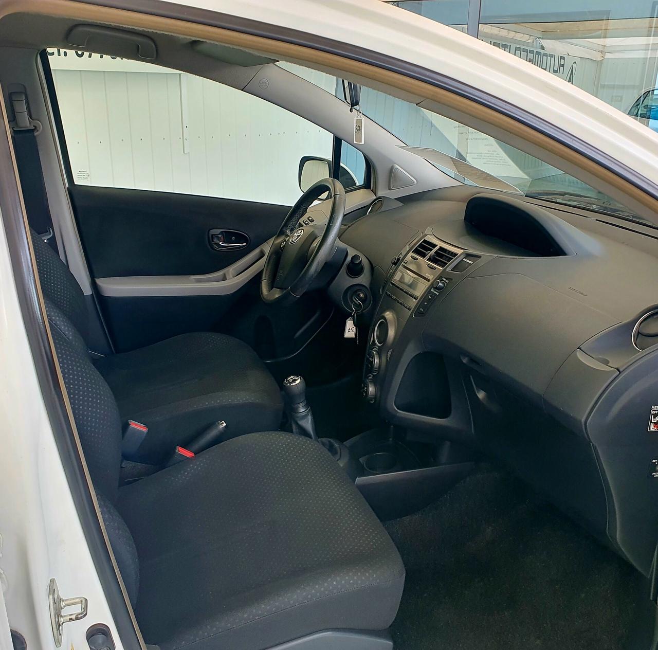 Toyota Yaris 1.0 BENZ. - 2011 - KM. 160.000