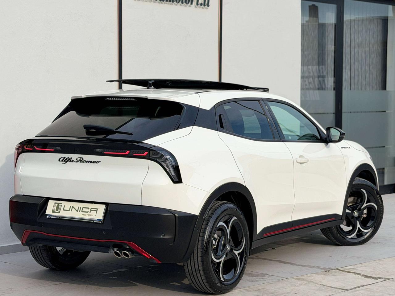 Alfa Romeo Junior 1.2 HYBRID SPECIALE 136 cv AUTOMATICA TETTO
